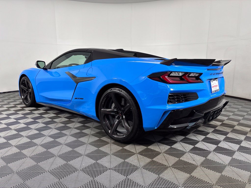 Certified 2023 Chevrolet Corvette Z06 w/ Stealth Interior Trim Package RWD image 3