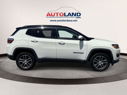 Used 2018 Jeep Compass Latitude w/ Popular Equipment Group AWD/4WD image 4