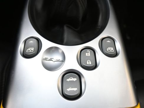 Used 2005 Chevrolet SSR w/ Preferred Equipment Group image 27