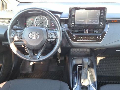 Used 2022 Toyota Corolla LE FWD image 14