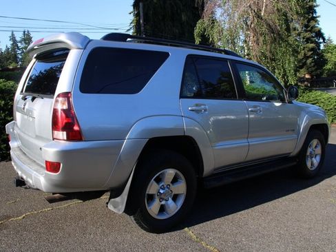 Used 2005 Toyota 4Runner SR5 AWD/4WD image 3
