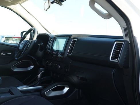 Used 2024 Nissan Frontier SV w/ Technology Package image 21