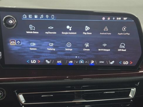 Used 2024 Chevrolet Traverse Z71 AWD/4WD image 17