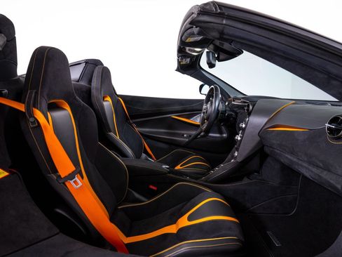 Used 2022 McLaren 720S Spider RWD image 26