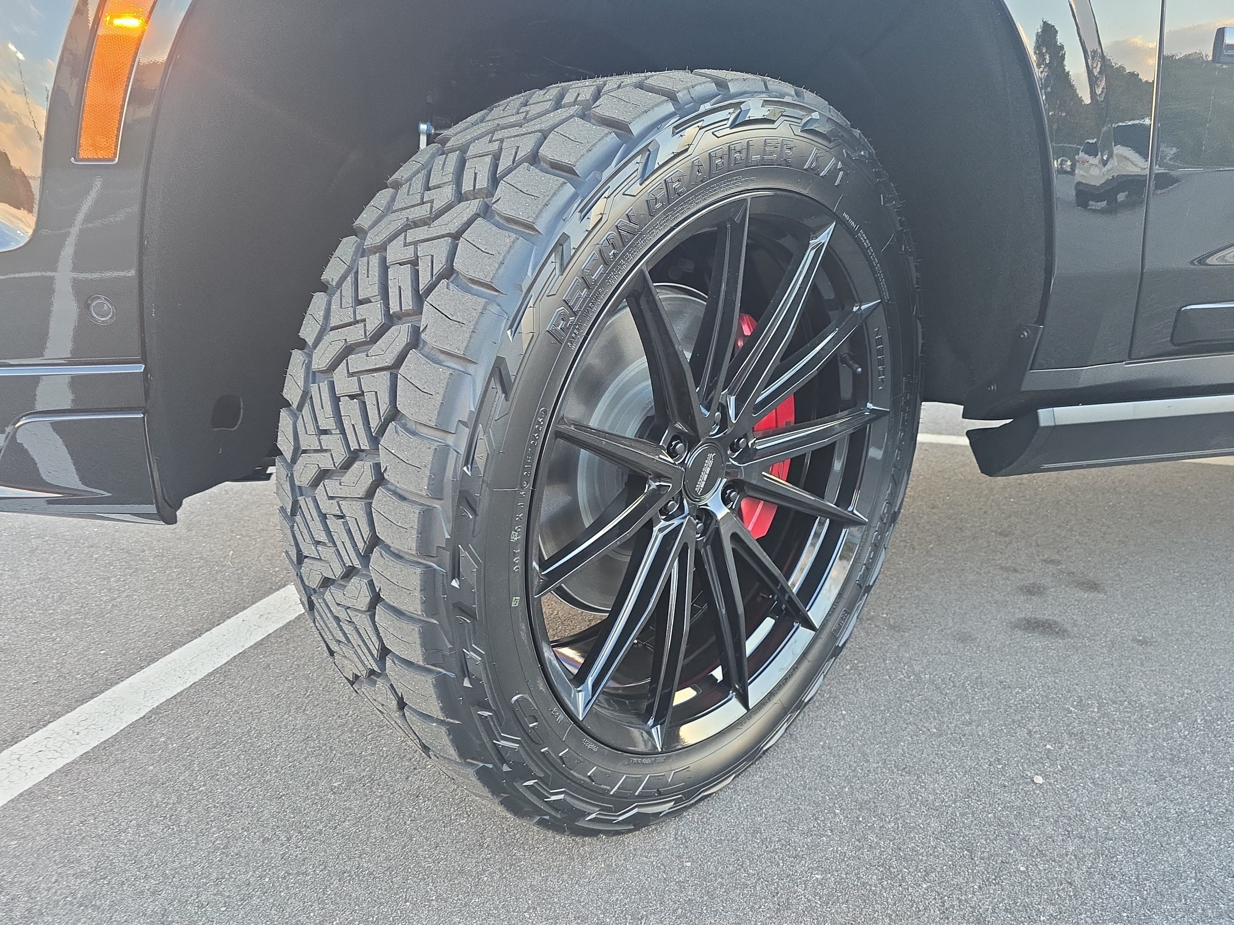Certified 2026 Cadillac Escalade V AWD/4WD image 34