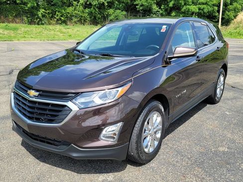 Used 2020 Chevrolet Equinox LT w/ Driver Convenience Package FWD image 5