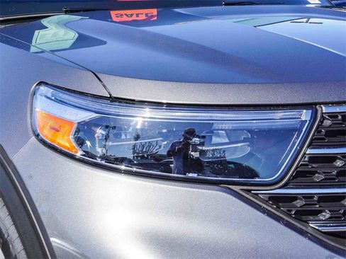 Used 2023 Ford Explorer XLT w/ Equipment Group 202A image 10