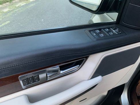 Used 2011 Land Rover Range Rover Sport HSE LUX image 37
