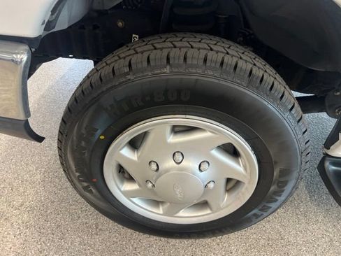 Used 2013 Ford E-150 and Econoline 150 Wagon RWD image 12