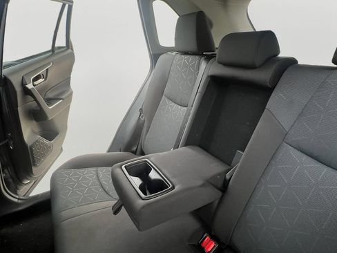 Used 2025 Toyota RAV4 XLE AWD/4WD image 25