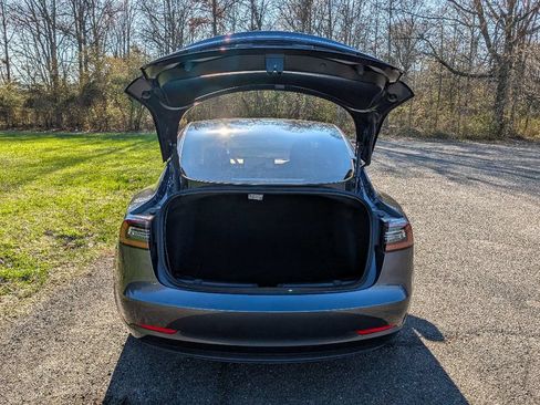 Used 2022 Tesla Model 3 Long Range AWD/4WD image 7