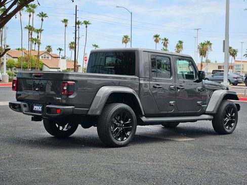 Used 2021 Jeep Gladiator Overland AWD/4WD image 5