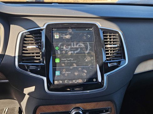 Used 2024 Volvo XC90 B6 Plus w/ Protection Package Premier image 12