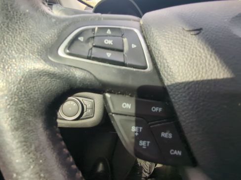 Used 2018 Ford Escape SE w/ SE Sport Appearance Package image 15