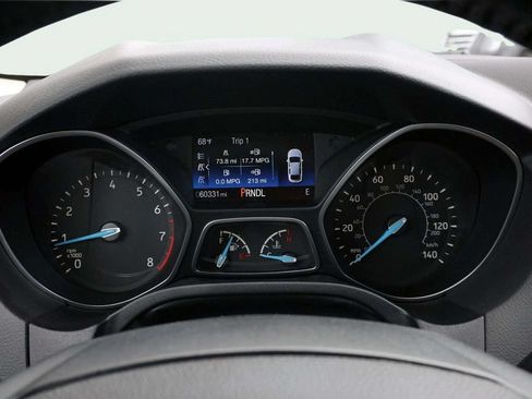 Used 2018 Ford Focus SE w/ Cold Weather Package FWD image 23