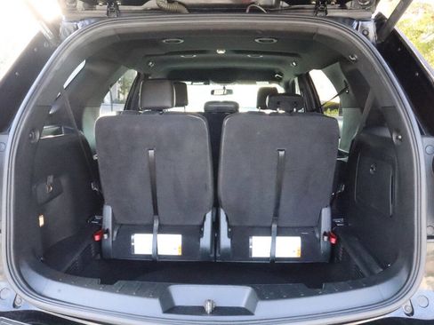 Used 2018 Ford Explorer XLT w/ Equipment Group 202A image 23