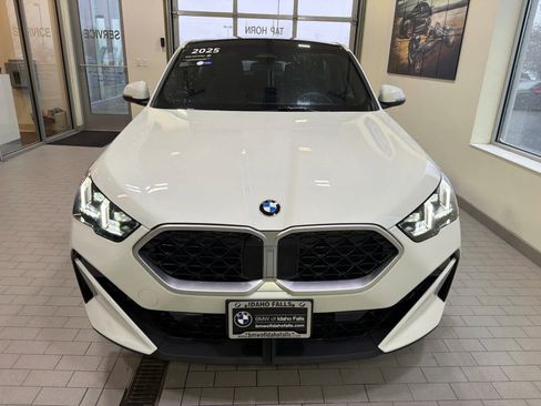Certified 2025 BMW X2 xDrive28i w/ Convenience Package AWD/4WD image 2