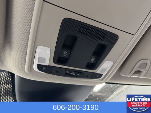 New 2025 Honda Pilot Touring image 30