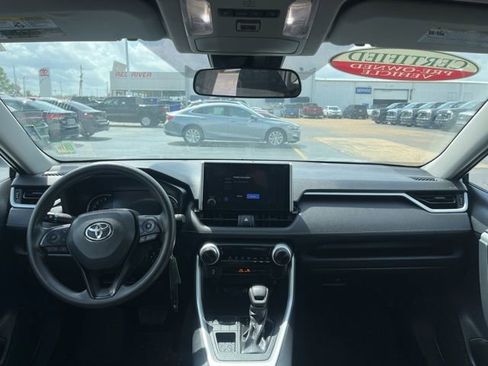 Used 2023 Toyota RAV4 LE image 9