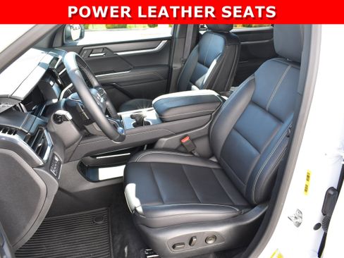 Used 2025 GMC Acadia Elevation w/ Elevation Premium Package image 22