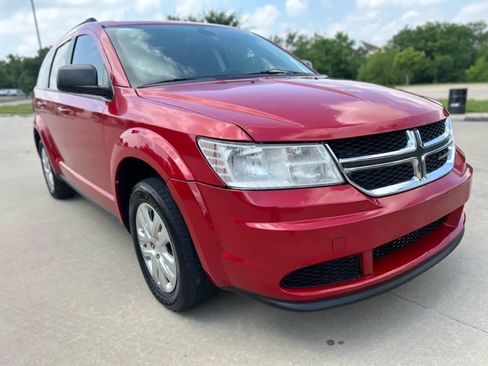 Used 2019 Dodge Journey SE FWD image 4