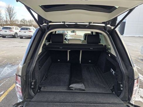 Used 2020 Land Rover Range Rover HSE image 18