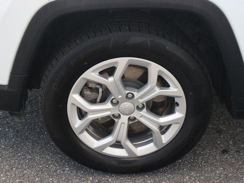 Used 2024 Jeep Compass Latitude AWD/4WD image 38