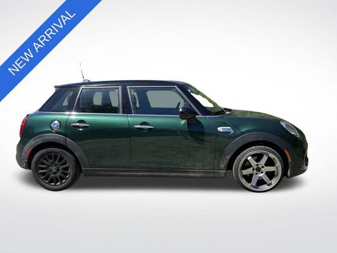 Used 2017 MINI Cooper S FWD image 2