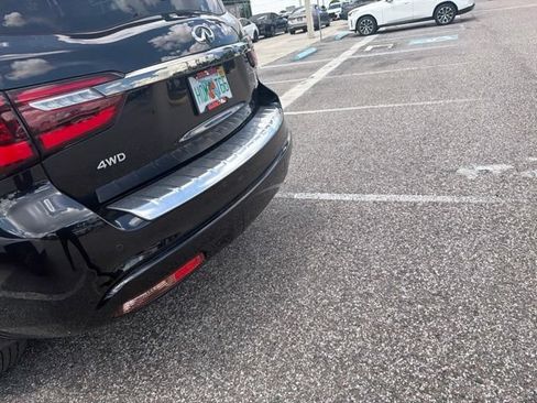 Used 2023 INFINITI QX80 Premium Select w/ All-Season Package AWD/4WD image 17