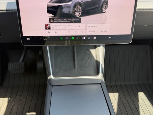 Used 2026 Tesla Model Y 2WD image 7