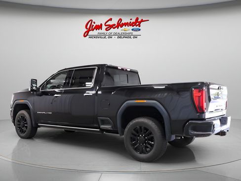 Used 2023 GMC Sierra 2500 Denali w/ Denali Black Diamond Edition AWD/4WD image 6
