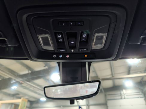 Used 2021 Chevrolet Silverado 2500 High Country w/ Technology Package image 11