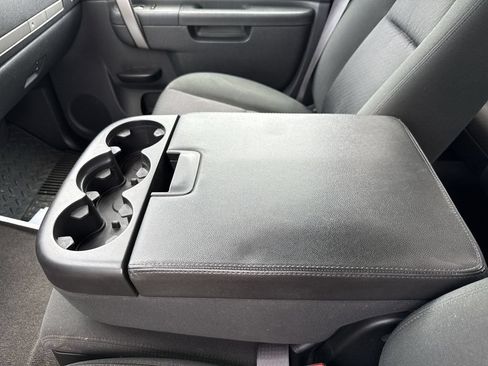 Used 2013 Chevrolet Silverado 2500 LT w/ Interior Plus Package AWD/4WD image 17