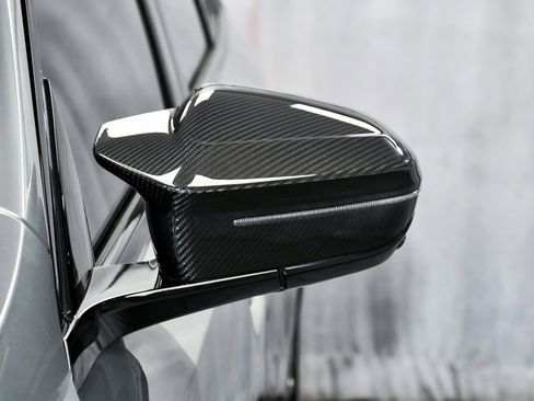 Used 2025 BMW i5 M60 w/ Executive Package image 92