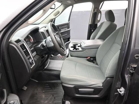 Used 2019 RAM 1500 Express w/ Express Value Package AWD/4WD image 12