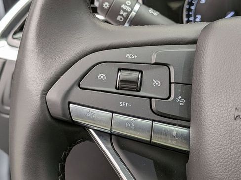 Certified 2025 Cadillac XT6 Luxury AWD/4WD image 11