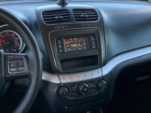 Used 2019 Dodge Journey SE w/ Blacktop Package FWD image 7