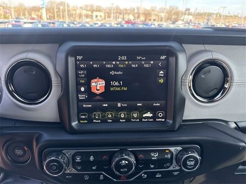Used 2022 Jeep Gladiator Overland image 17