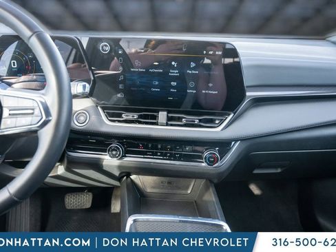 Used 2025 Chevrolet Equinox LT image 8