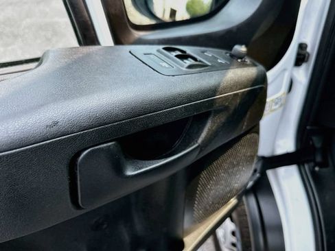 Used 2024 RAM ProMaster 2500 w/ Convenience Group FWD image 9