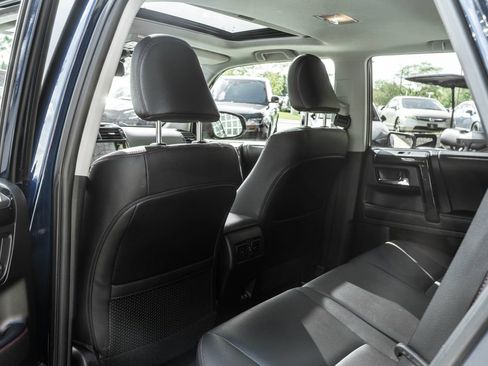 Used 2022 Toyota 4Runner TRD Off-Road Premium AWD/4WD image 28