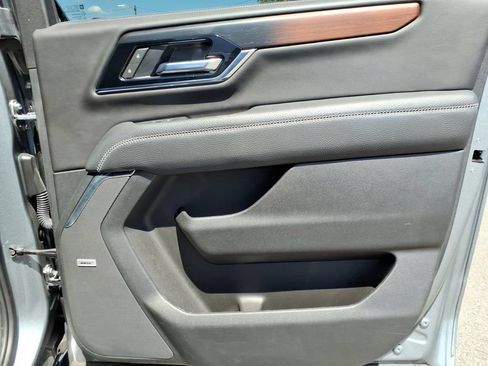 Used 2025 GMC Yukon XL Denali RWD image 15