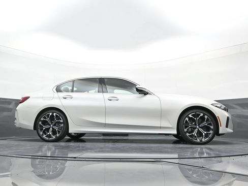 New 2026 BMW 330i xDrive Sedan w/ Premium Package AWD/4WD image 29