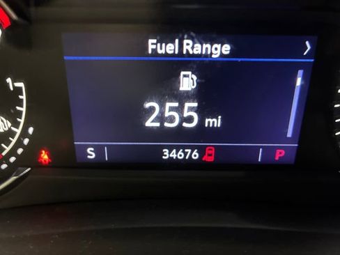 Used 2023 Cadillac XT4 Premium Luxury w/ Cold Weather Package FWD image 17