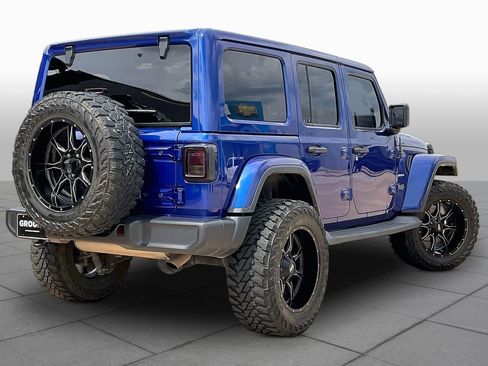 Used 2019 Jeep Wrangler Unlimited Sahara w/ Uconnect 4C Nav & Sound Group AWD/4WD image 13
