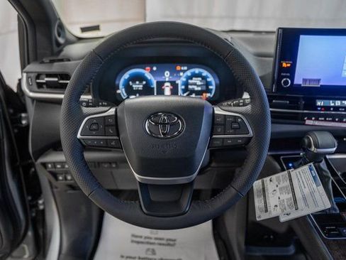 New 2026 Toyota Sienna Platinum image 30