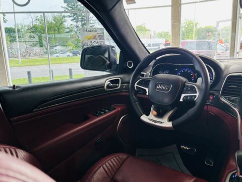 Used 2018 Jeep Grand Cherokee Trackhawk AWD/4WD image 41
