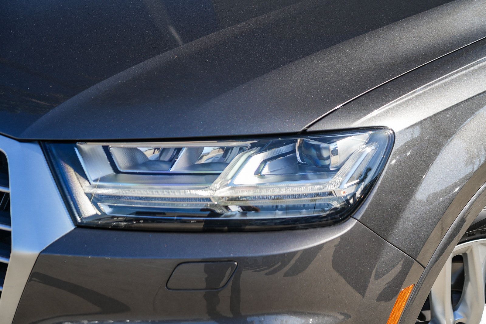 Used 2018 Audi Q7 3.0T Prestige AWD/4WD image 2