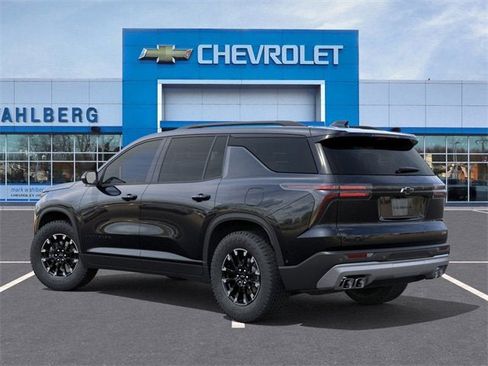 New 2025 Chevrolet Traverse Z71 w/ Enhanced Driving Package image 3