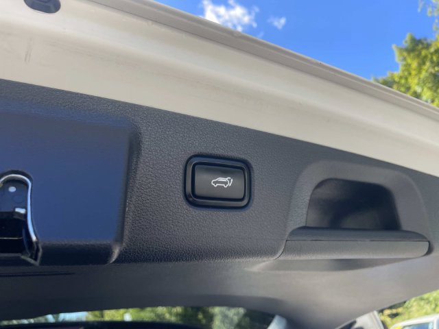 Used 2023 Hyundai Palisade Limited AWD/4WD image 8